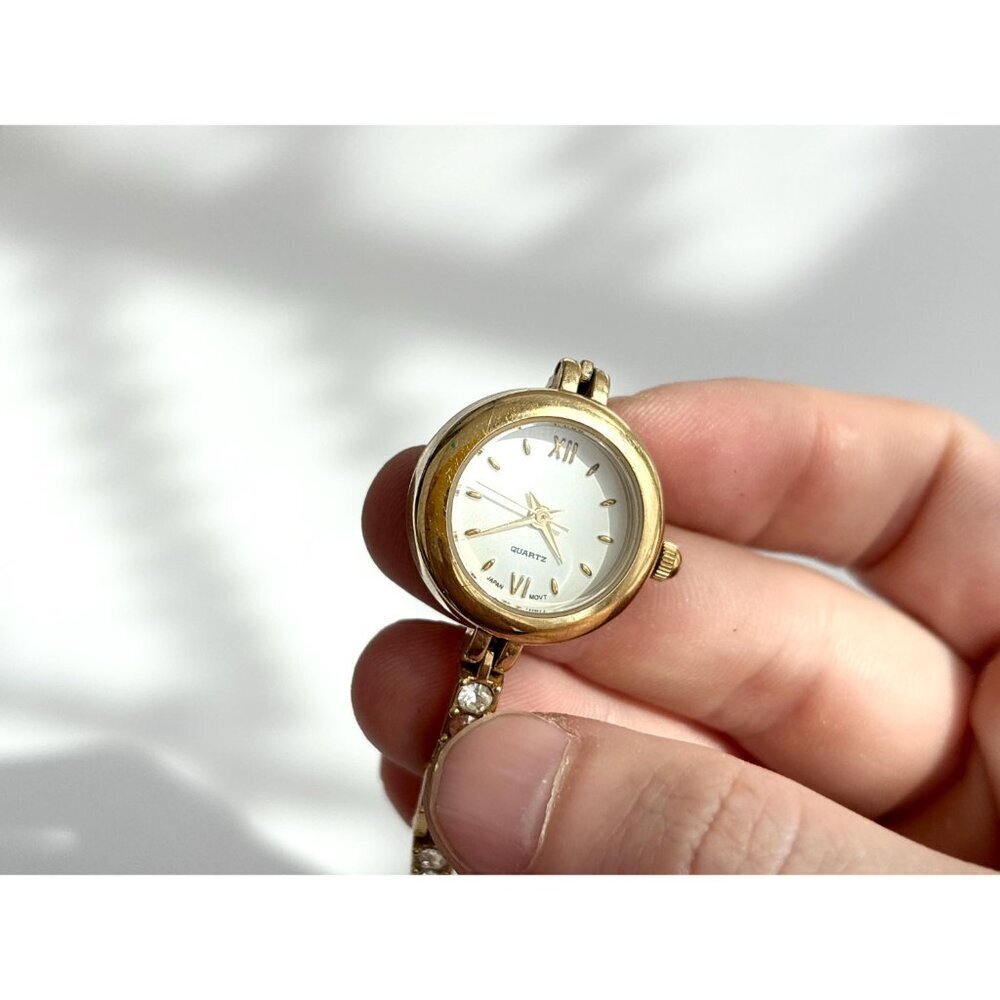 Minimalist Rhinestone Accented Analog Vintage Wristwatch - 22mm - WORKS! - Picture 11 of 13